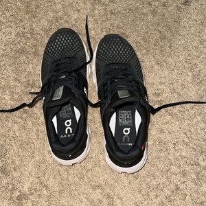 Onclouds ‘Cloudswift’ black/rock size 7.5